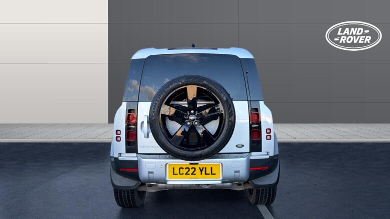 Land Rover Defender 2.0 P300 SE 90 3dr Auto Petrol Estate